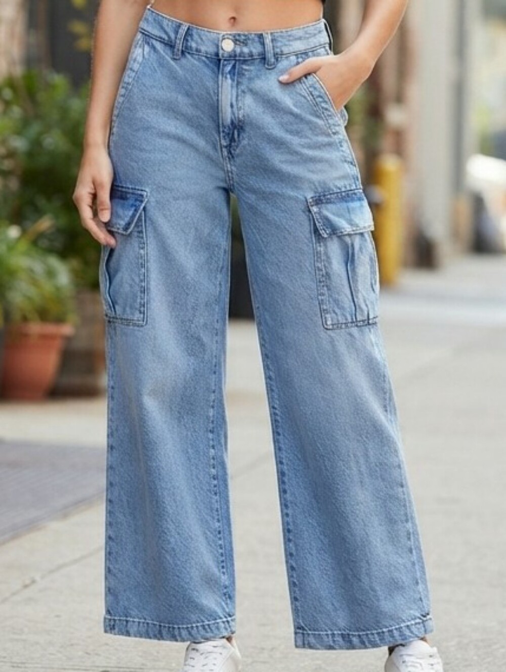 Aeropostale Relaxed Cargo Wide Leg Denim Pants